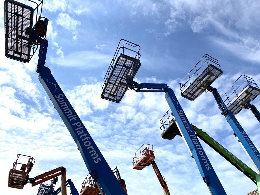 Summit Platforms News 2020 - Gorgeous Desktop Minimal Illustrations | Free Download